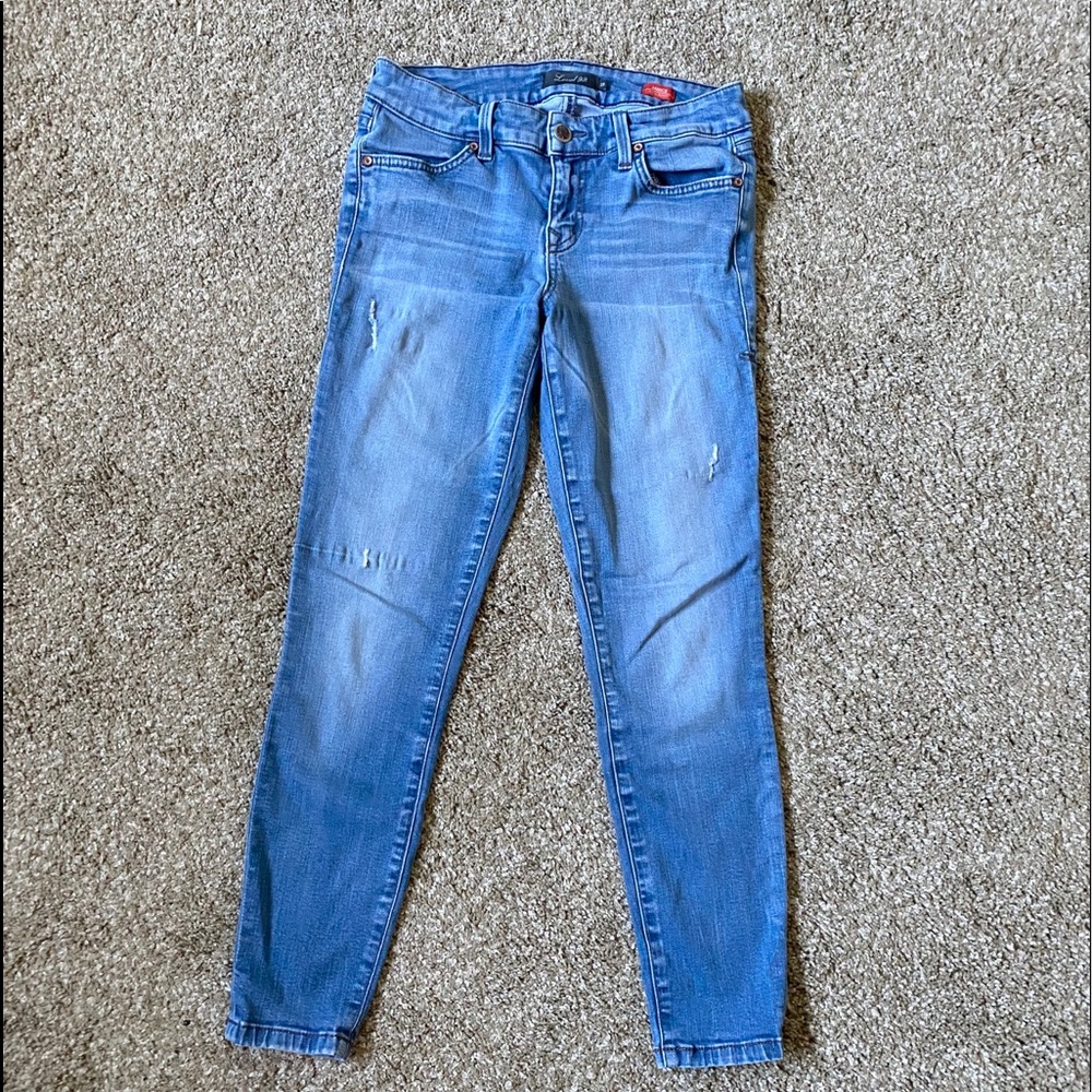 Level 99 light wash skinny jeans